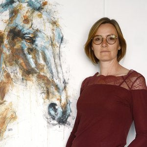 Explore the Bénédicte Gelé Equine Collection: Soulful and expressive horse paintings and drawings by the acclaimed French artist. From raw charcoal portraits to vibrant oil 'equine nudes,' Gelé captures the profound emotional depth and natural elegance of horses through a masterfully expressive style.